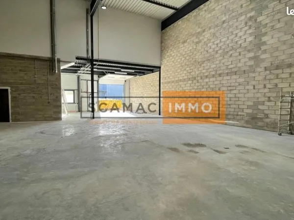Local industriel 360 m²