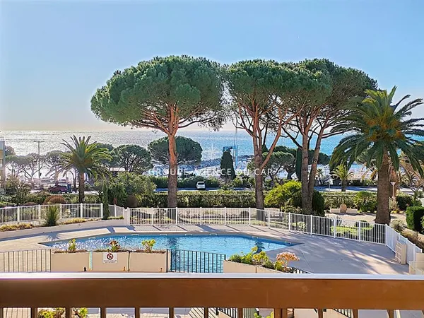 A VENDRE APPARTEMENT T1 CABINE VUE MER DANS RESIDENCE SECURISEE AVEC PISCINE ET PARKING PROCHE MER E