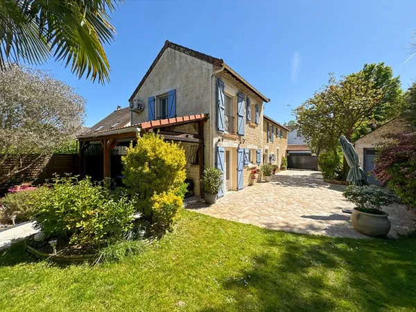 Maison Jouy Le Moutier 6 pièce(s) 166 m2