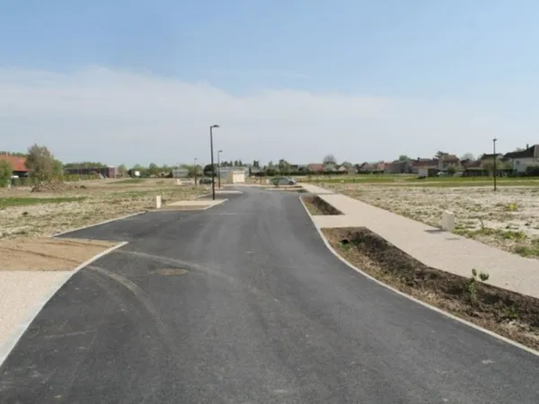 Terrain 704 m²