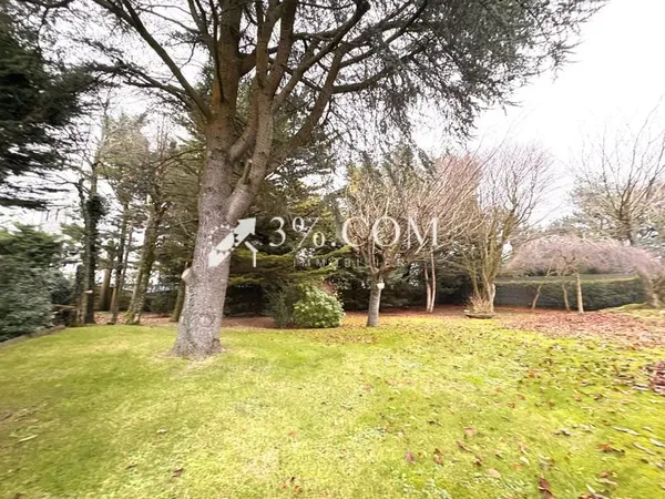 GRANDE MAISON AVEC JARDIN ET SOUS-SOL