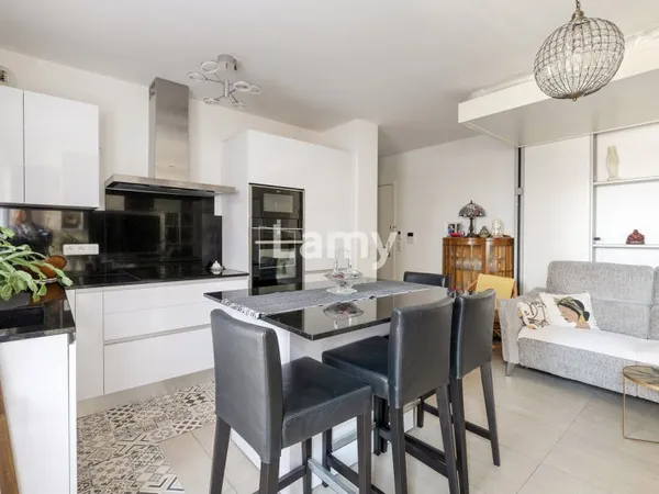 Appartement 2 pièces avec pkg