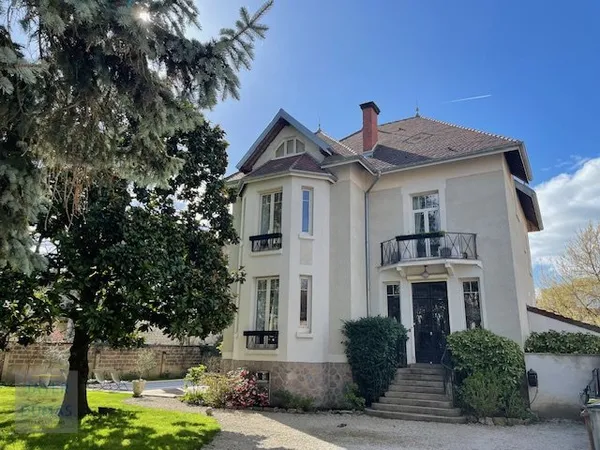 CHALON-SUR-SAONE - MAGNIFIQUE MAISON 6 Chambres et piscine -