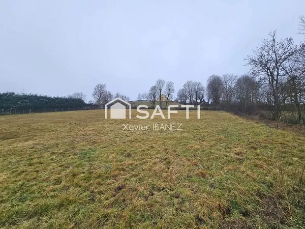 Terrain de 2900m² à Tanavelle (15100)