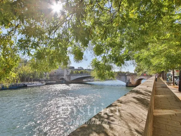 Ile Saint Louis - Appartement de 3/4 pièces de 120m² + chambre de service de 14m².