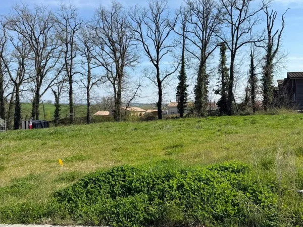 Terrain de 668m2 dans un lotissement calme