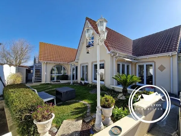 Maison 7 pièces 216 m²