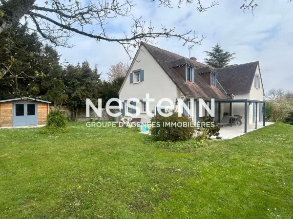 Maison Yèvre le châtel ; 5 pièce(s) ; 195m2