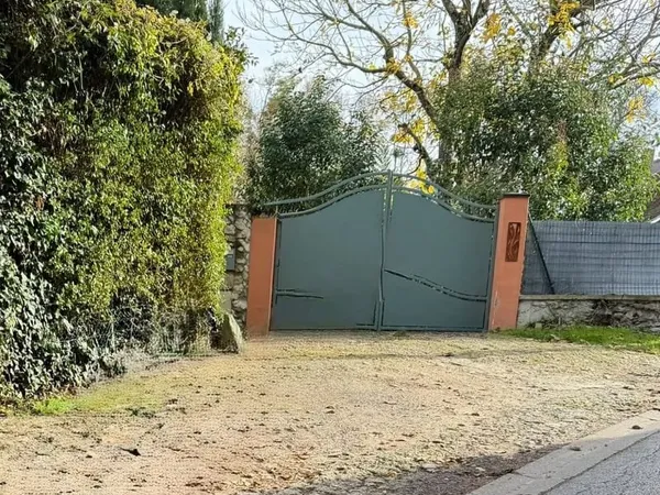 Terrain 236 m²