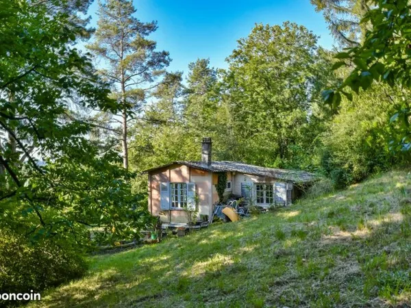 Maison trois pièces dans site exceptionnel