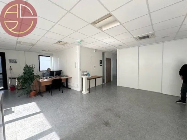 Bureau 479 m²