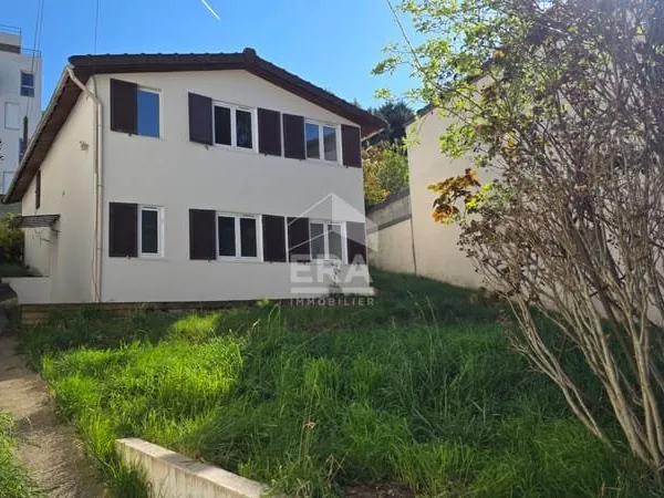 Maison Noisy Le Sec 4 pièce(s) 93.92 m2
