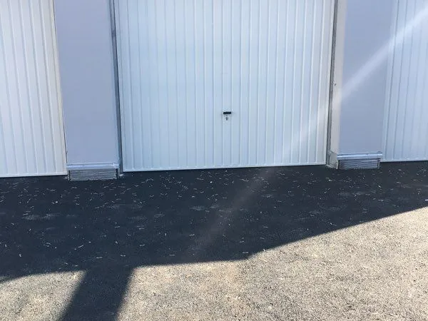 Garage fermé 16,5 m² à louer - résidence sécurisée