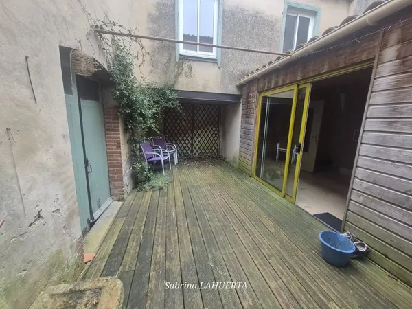 MAISON DE VILLE 154 M² – 5 CHAMBRES – GARAGE ET COUR – MÉZIN (47170)