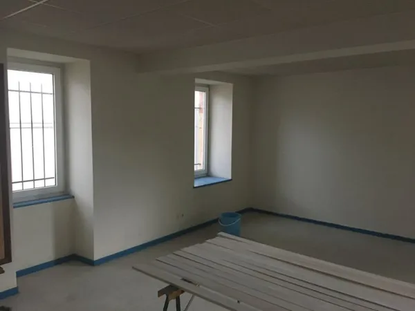bureaux de 23m2 à 120m2 à Cousance Zone France ZRR