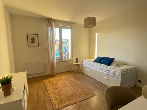 Studio meublé lumineux idéal pour étudiant ☀️