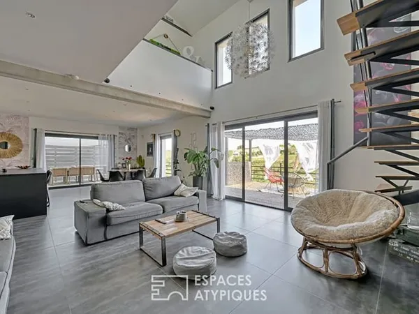 Une villa en face à face avec la nature, à Juvignac