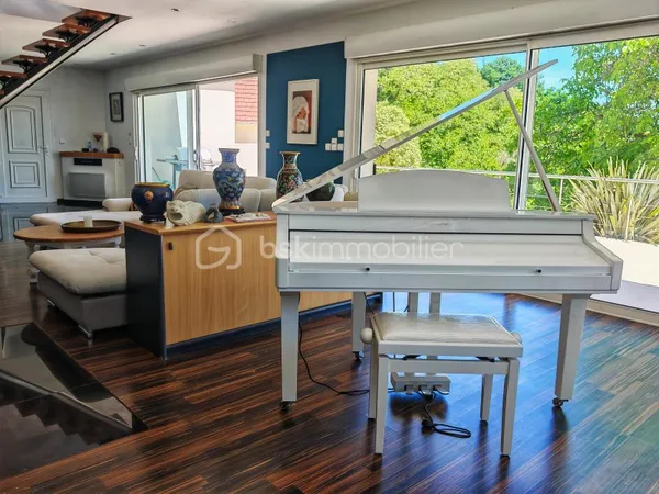 Maison 6 pièces 252 m²
