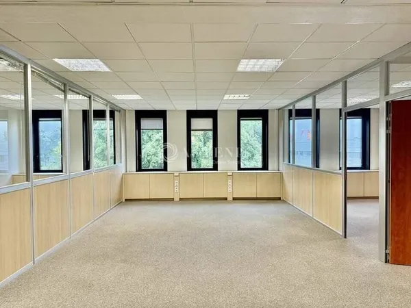 Bureau 416 m²