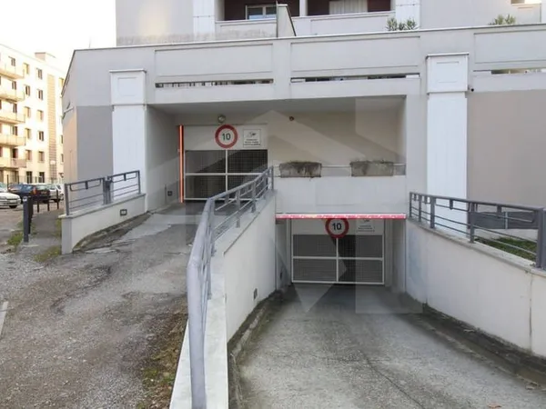 Stationnement Location Grenoble   80€