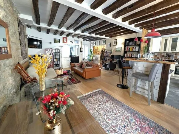 Coup de coeur assuré ! 2 pièces de charme de 62 m² avec balco