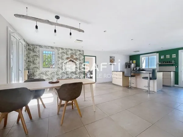 Villa 8 pièces 217 m²