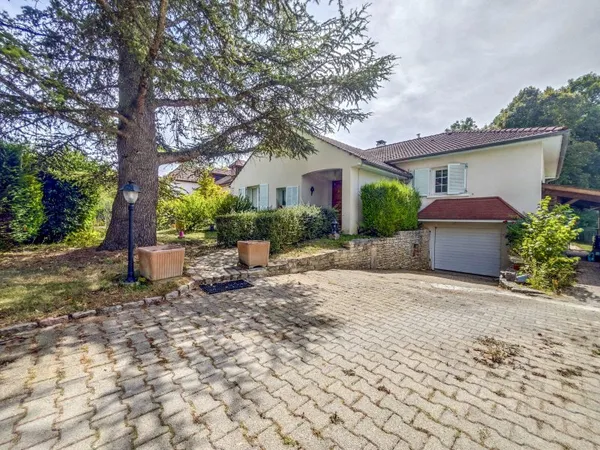 Maison 7 pièces 145 m²