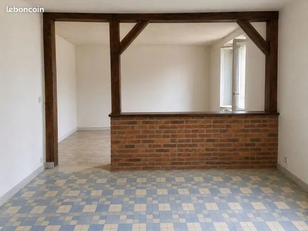 Titre T3 plain pied 60m2 centre Ferrieres en Gatinais terrasse parking