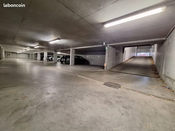 Places de parking à louer - Villeurbanne