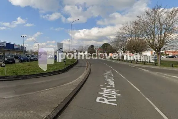 Local commercial 1866 m²