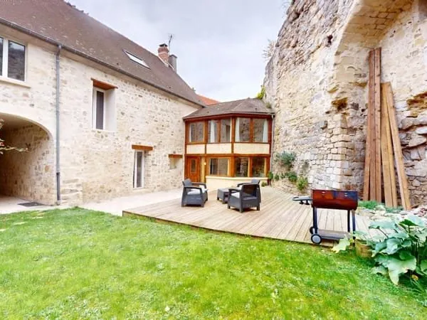 BÂTISSE ATYPIQUE 190 M2 PRIX 280 000