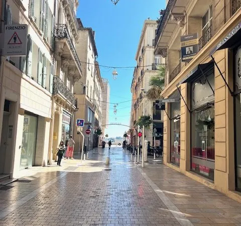 TOULON CENTRE RUE D'ALGER