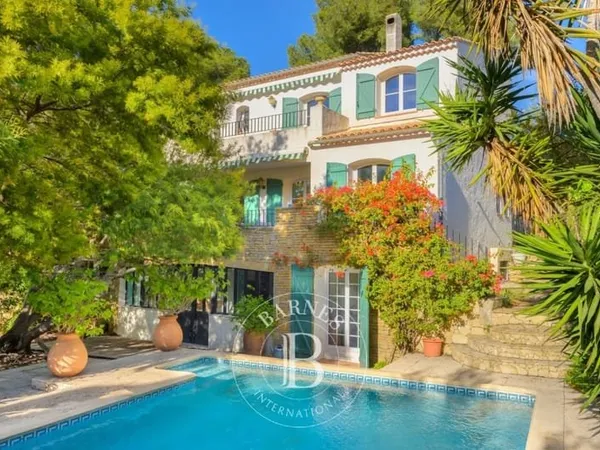 Vente - Le Brusc - villa - Piscine