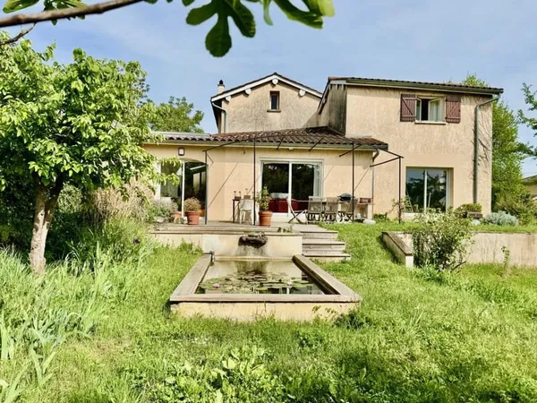 Villa 8 pièces 150 m²