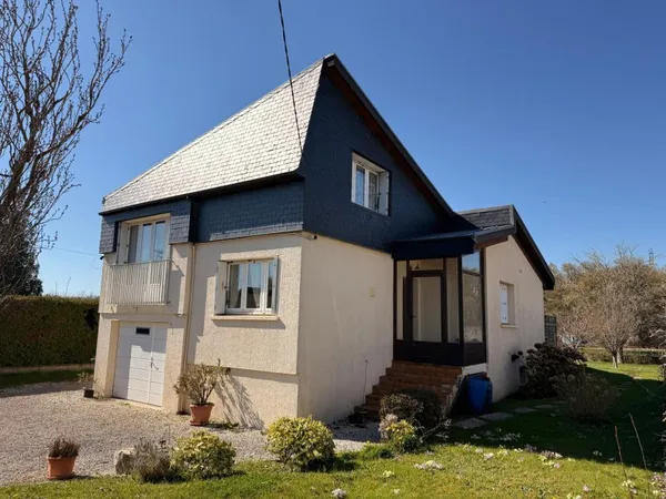 Maison d'Architecte de 1971 de 87 m2 sur sous-sol, 3 chambres