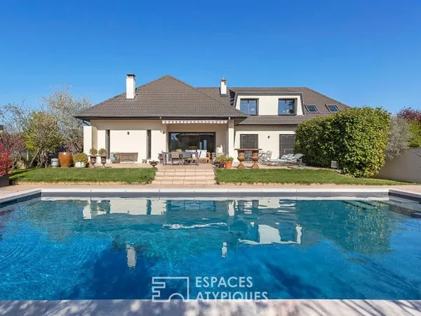 Maison familiale rénovée avec piscine
