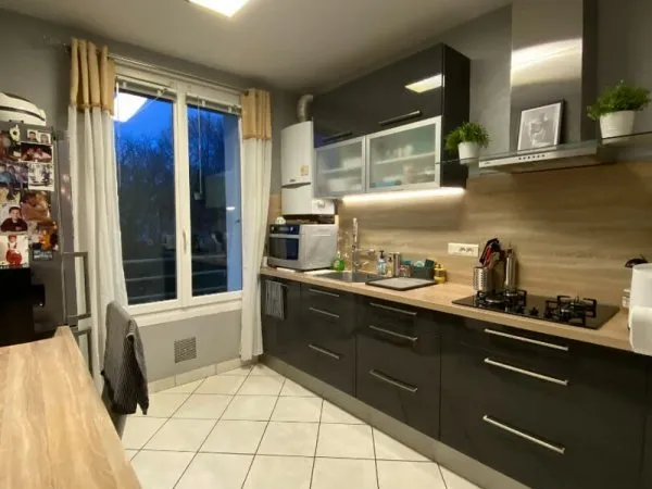 A vendre-BREST-Proche Arsenal-Appartement+garage, de Type 3,53.66 m2