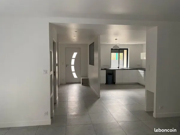 MAISON 6 pièces 135 m3 avec 296 m3 du terrain (particulier) CLASSE A