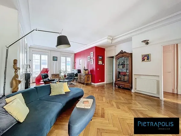 T7 familial de 180 m2 proche des Berges du Rhône