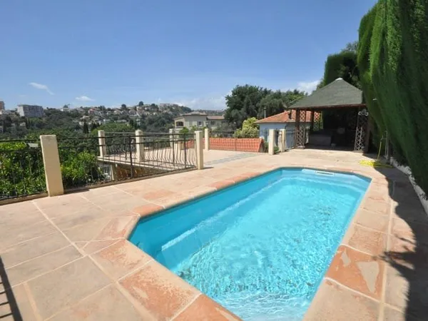 Maison 5 pièces 145 m²