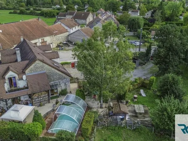 Maison 8 pièces/6 chambres 242 m2 terrain de 2644 m2