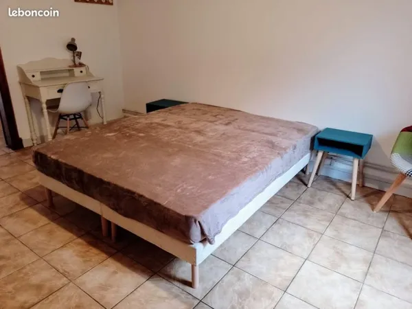 Coloc à 260 euros la chambre CV, 2 chambres de dispos