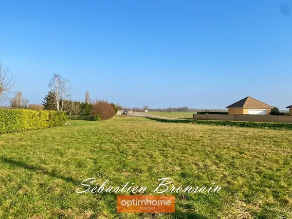 À vendre : Terrain de 1 915 m² - Proche Chaussin, au calme