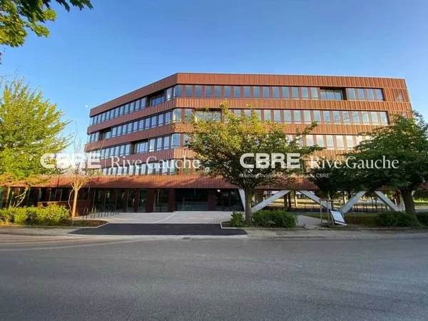 Bureaux 745 m²