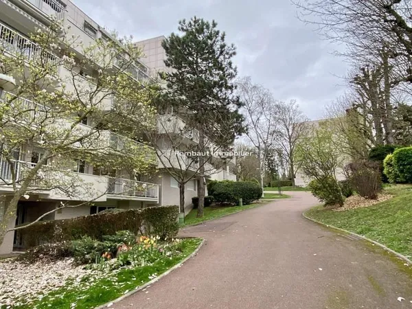 APPARTEMENT AVEC TERRASSE SANS VIS A VIS