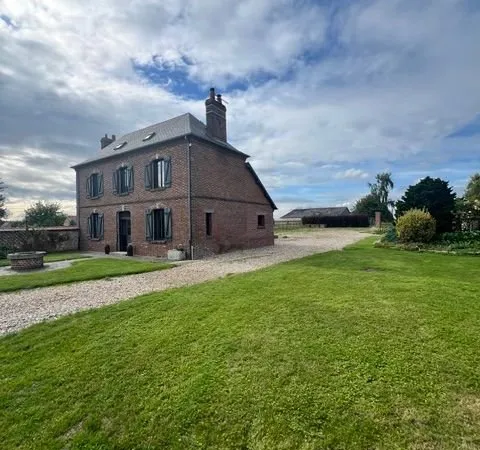 Maison de maitre avec terrain 2100 M2