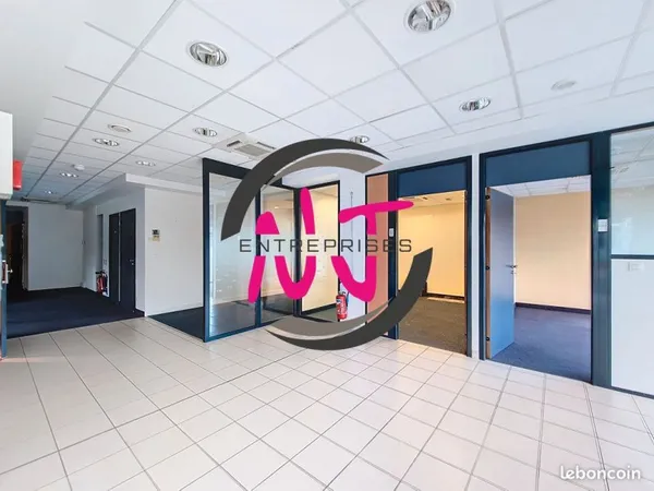 Local commercial 139 m² LE MANS