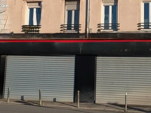 Local commercial à louer 85 m2 2 000 euros
