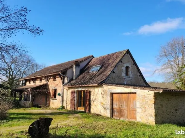 Ensemble de 2 maisons avec garage et dépendances
