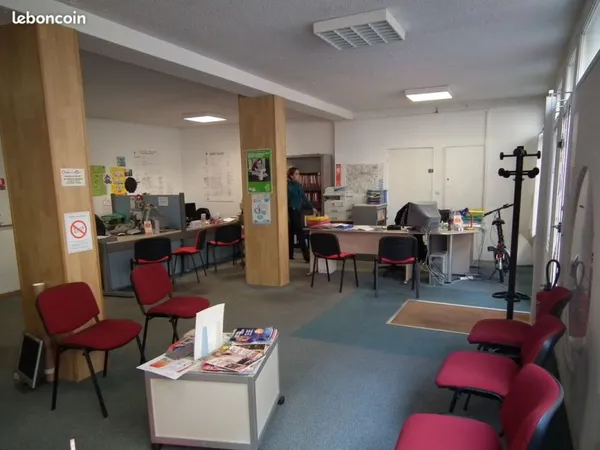 Local Commercial/ bureau 95 m² prebendes